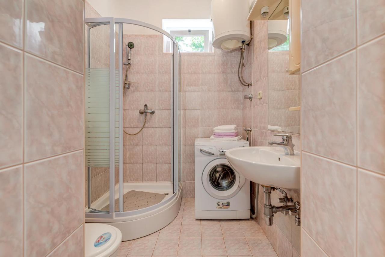 Petite Apartment