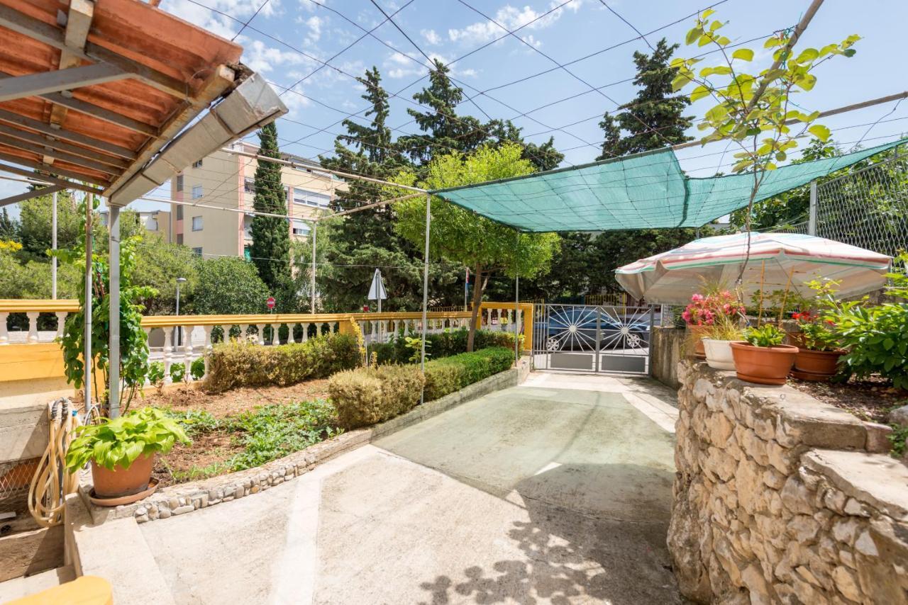 Petite Apartment