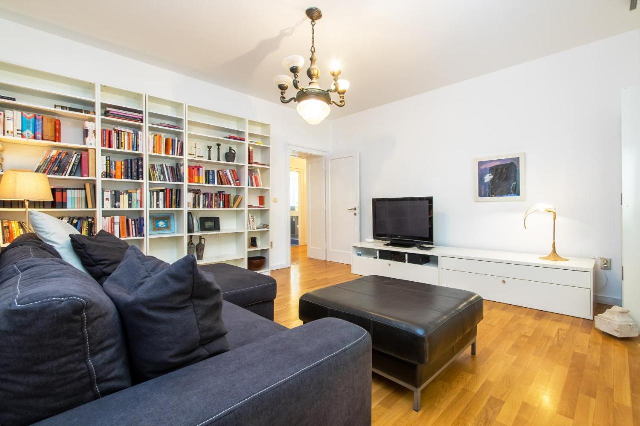 Minimalist Hidden Gem Spacious Flat In Center