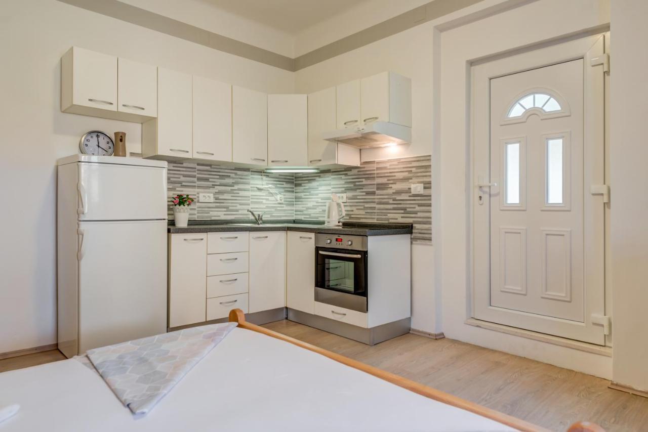 Petite Apartment
