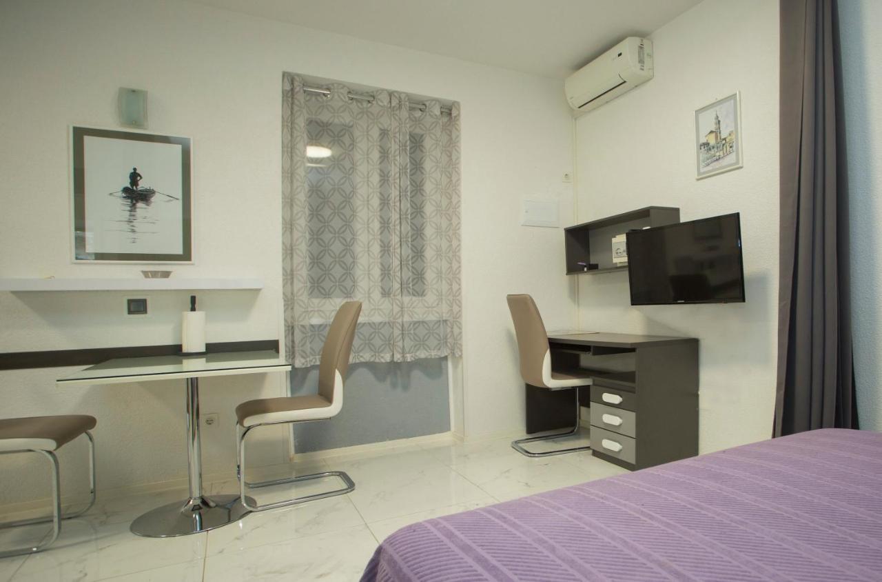 Sandy Beach Studio Apartman *