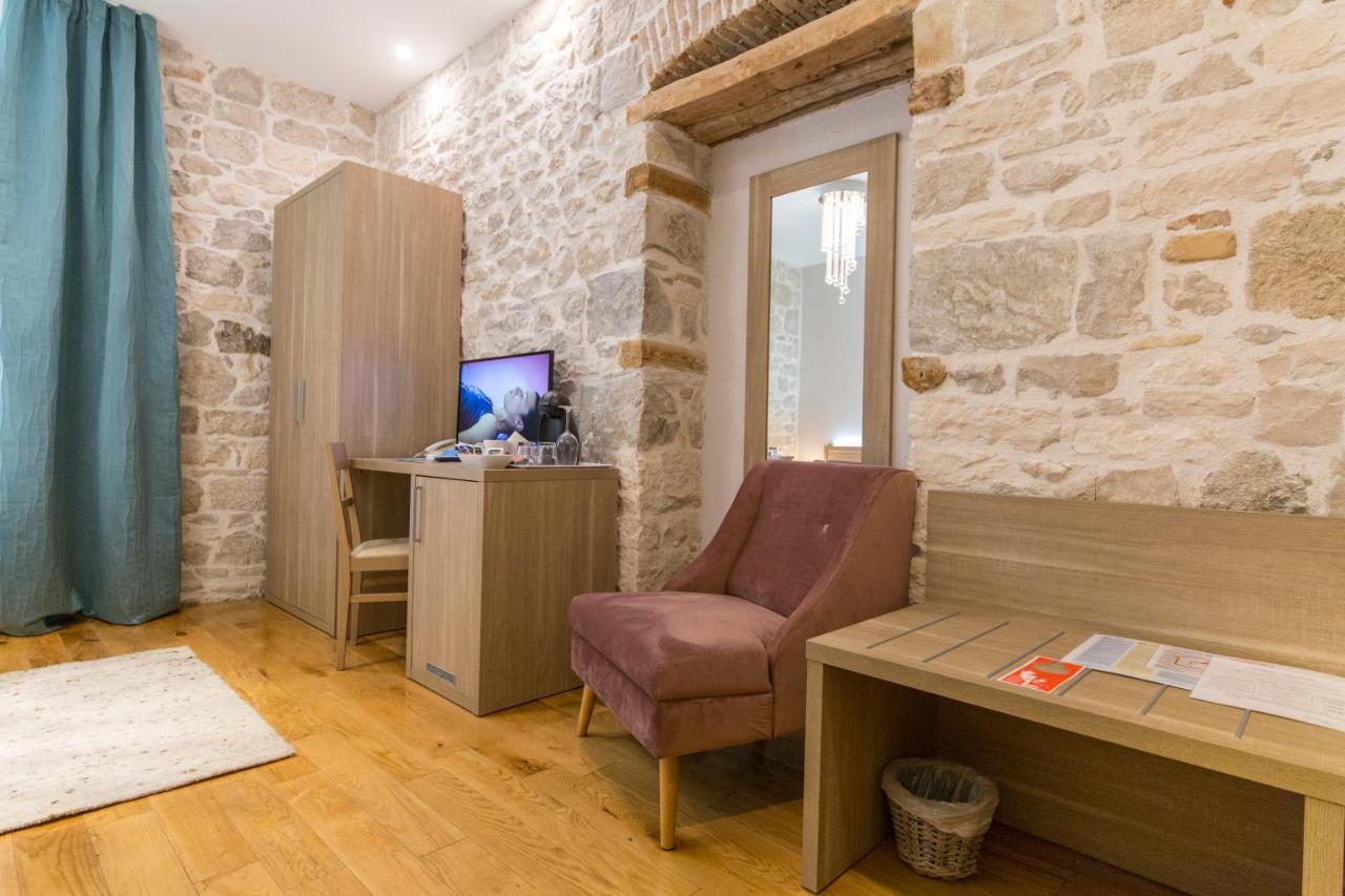 Tifani Luxury 2 *
