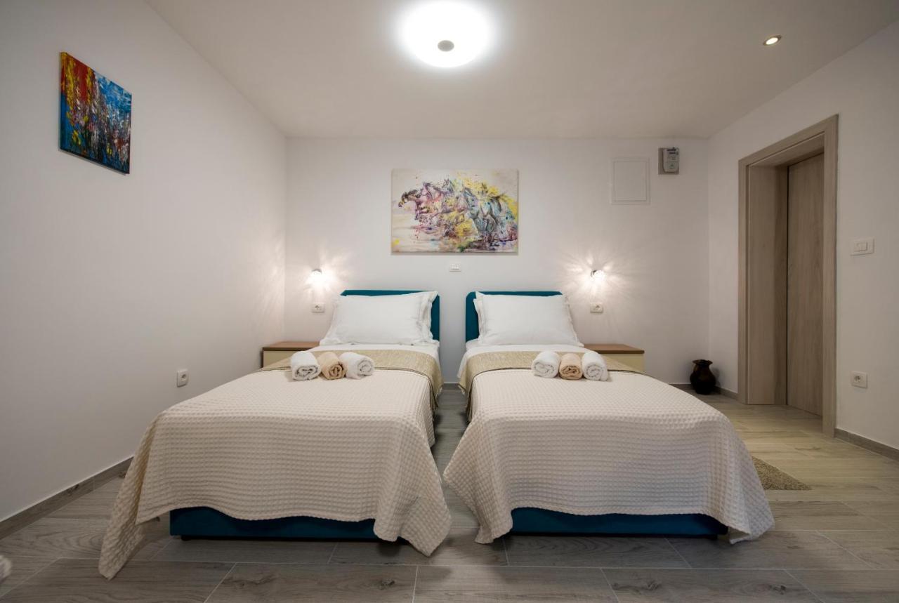 Maraton Apartman *