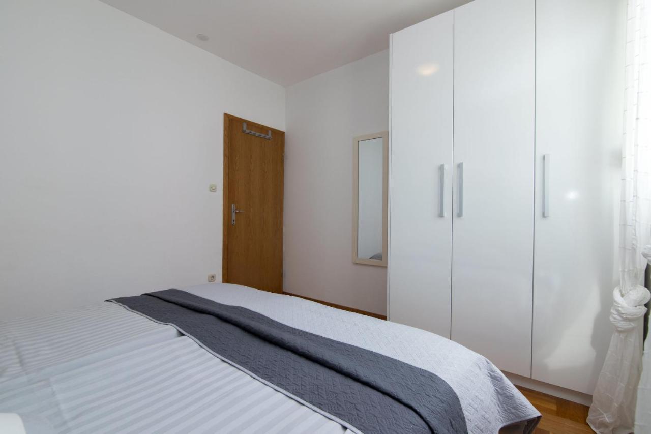 Apartment Apartment Mirela *