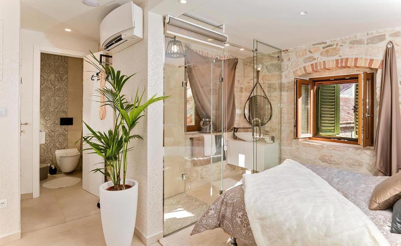 Luxury Studio Eminence In The Old Center Of On Pjaca Square Apartment Split