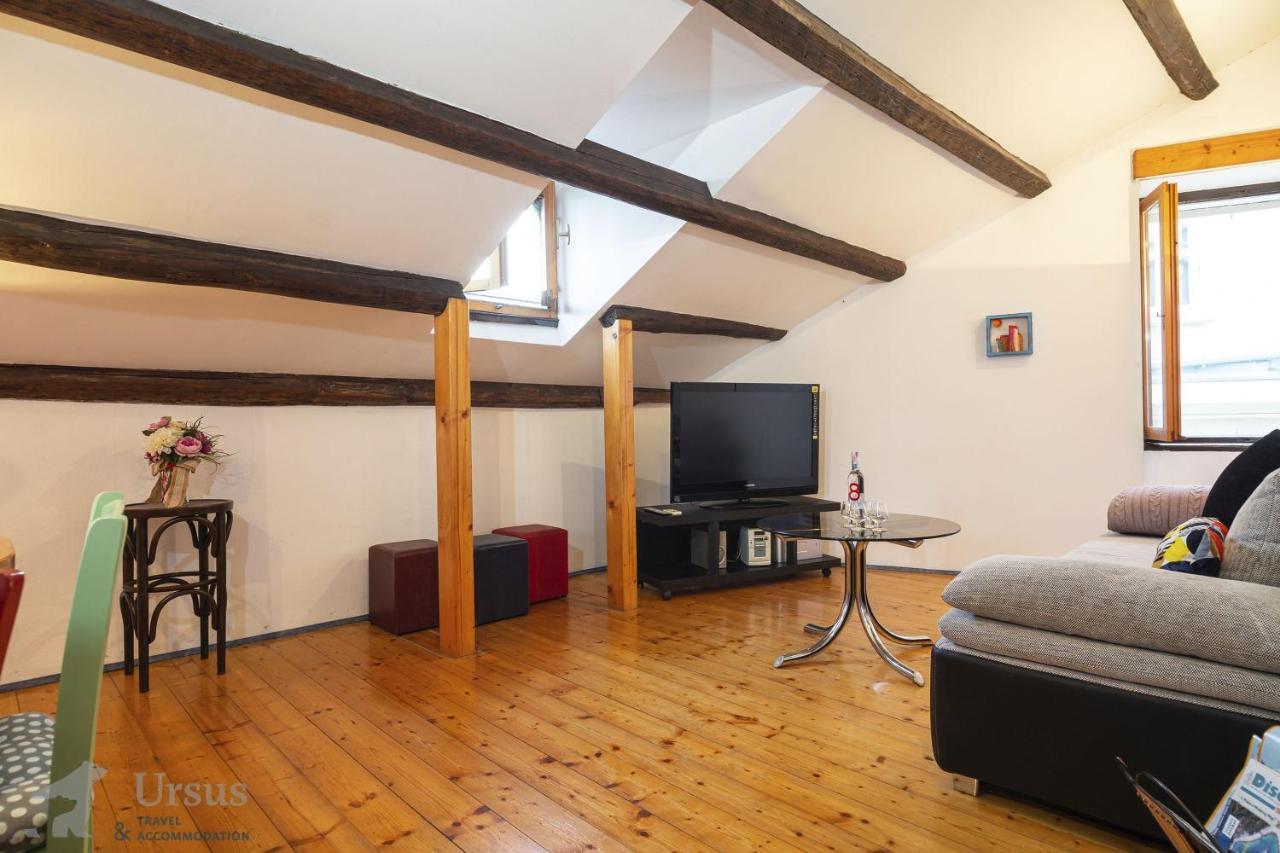 Apartment Lira *