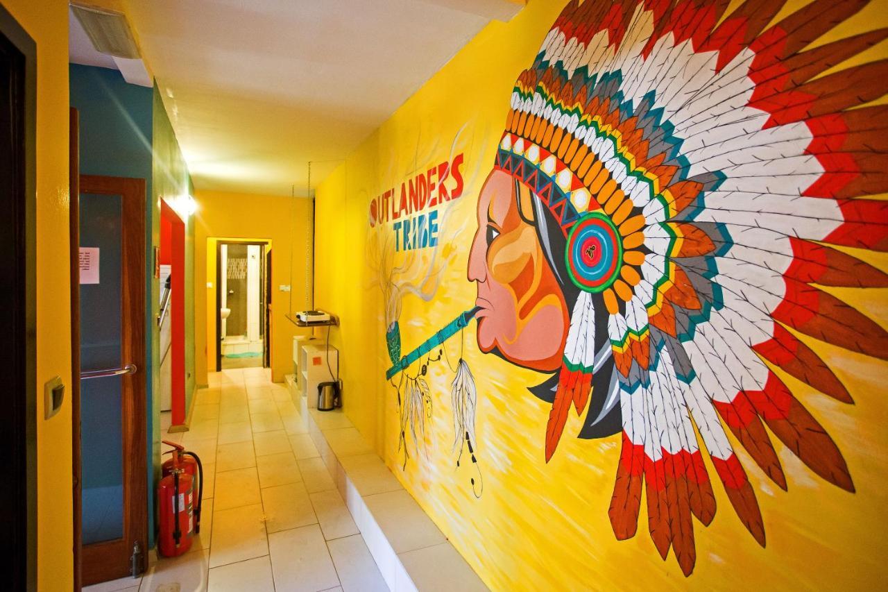 Hostel Outlanders Tribe