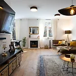 Aurelia Residence