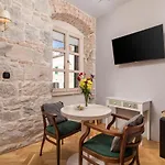 Captain\'S Guest House