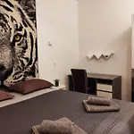 Spacious Apartment Near City Center And The Beach