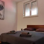 Spacious Apartment Near City Center And The Beach