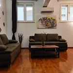 Spacious Apartment Near City Center And The Beach