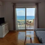 Apartments Lo