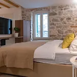 Vitelli Apartments And Rooms