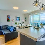 Sea Smile Apartment With Garage Parking