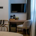 Amelie Luxury Rooms 1