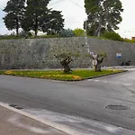 Bliss Apartments With Free Parking