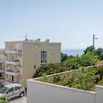 Spacious Lux Beach Apartment