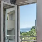 Spacious Lux Beach Apartment