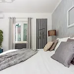 Spacious Apartment Center