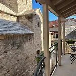 Perfectly Located Cherry Stone House
