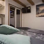 Old Center Cozy Room