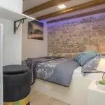 Old Center Cozy Room