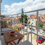 Luxury Rooms Le Prestige Few Minutes From Split\'S Iconic Waterfront