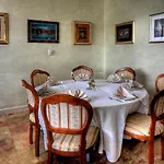 Hotel Consul