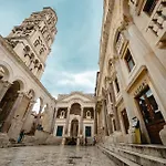Ziggy Star In Diocletian Palace