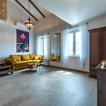 Marasovic Residence & Deluxe Apartments