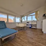 Derek Apartments