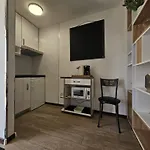 Derek Apartments