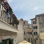 Room N&M - Diocletians Palace