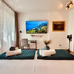 Atlantis Apartment