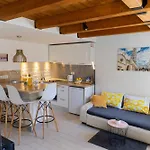 Central Split Rooms And Apartments Paese