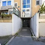 Apartment Sweet Cherry