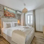 Inmotion Luxury Rooms