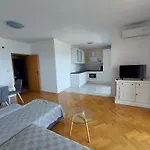 Apartments Lo Seaview Haven