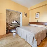 Hotel Peristil