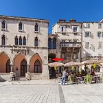 Luxury San Giovanni Apartment 1
