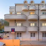 Urban Chic Luxe Apartments Near Beach Bacvice & Centre
