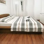 Znjan Beach Apartments