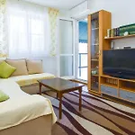 Apartment Mesin