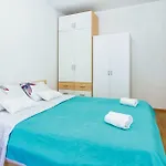 Apartment Mesin