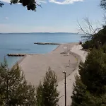 Znjan Beach Apartments