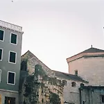 Hotel Peristil