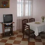 Split Apartments Peric