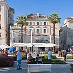 Riva And Diocletian Apartments