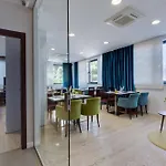 Bb Residence